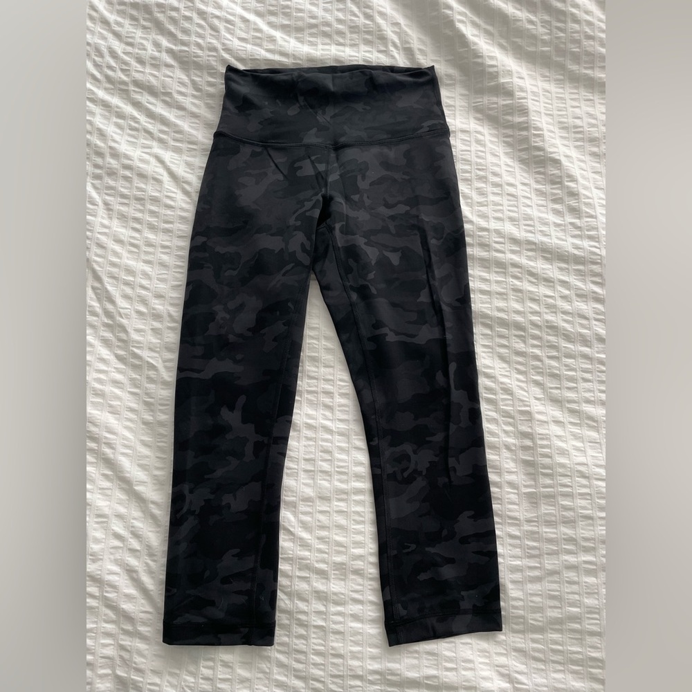 Lululemon leggings crop 21 inch | size 6 | camo